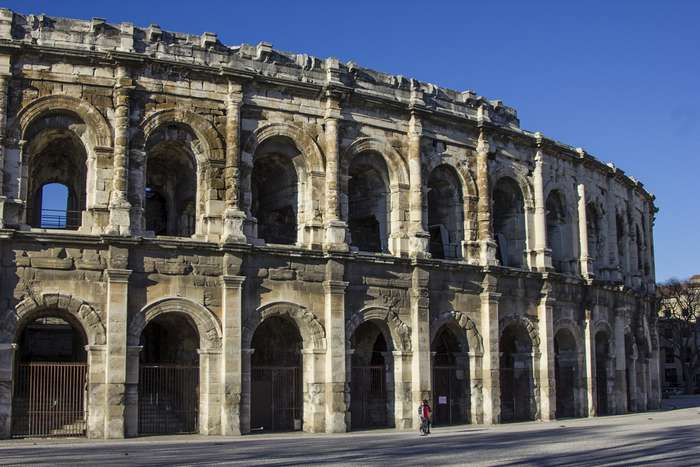 arenes-de-nimes-histoire-sympa