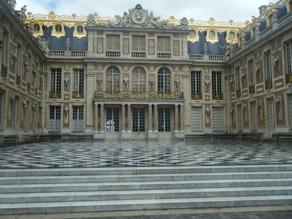 façade extérieure balcon royal château de Versailles