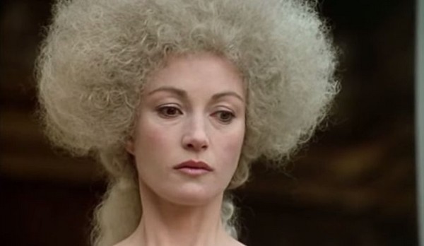 Marie-Antoinette face au peuple venu la chercher à Versailles